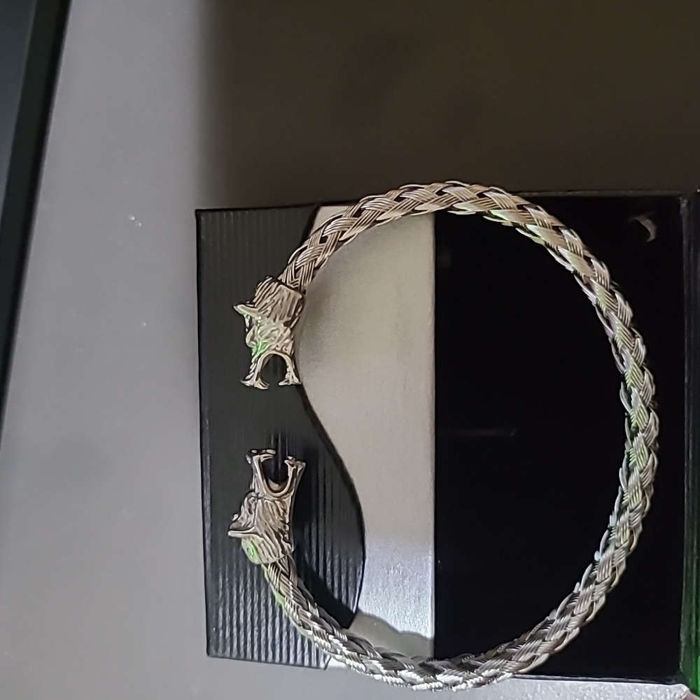 Stainless steel wolf head cuff bracelet